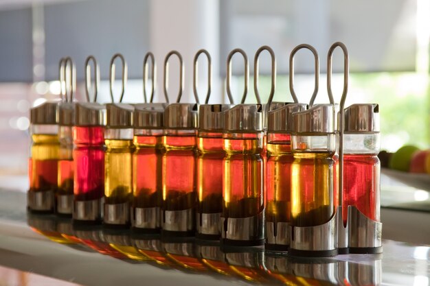 Sztuka wyboru idealnego zapachu: Jak testować perfumy, aby znaleźć swój unikalny aromat